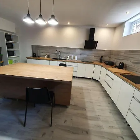 Polnocna 61 ホステル ソスノヴィエツ