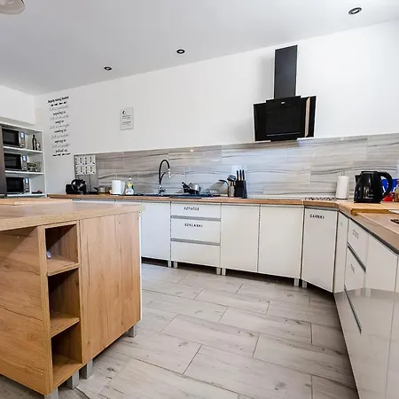 ホステル Polnocna 61 *