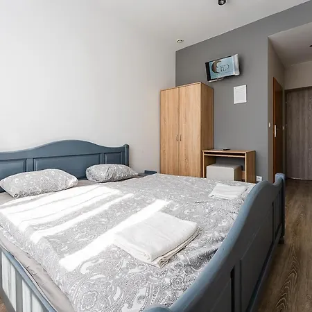 Polnocna 61 ホステル