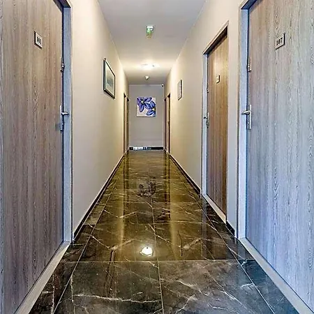 Auberge de jeunesse Polnocna 61 *