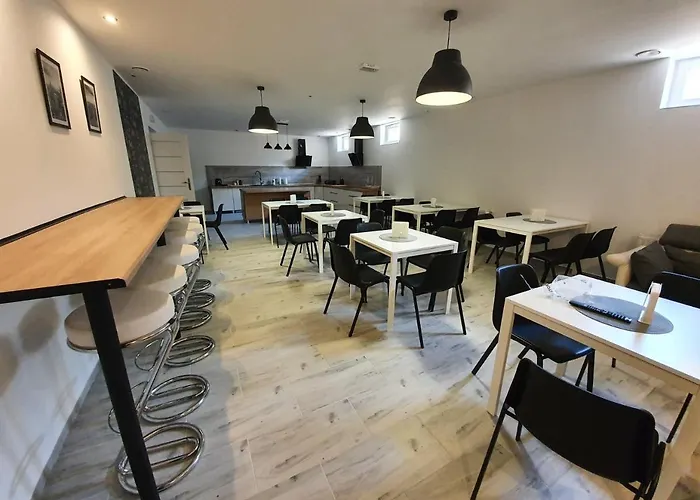 Polnocna 61 호스텔 *