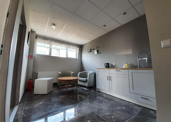 Hostel Polnocna 61 *